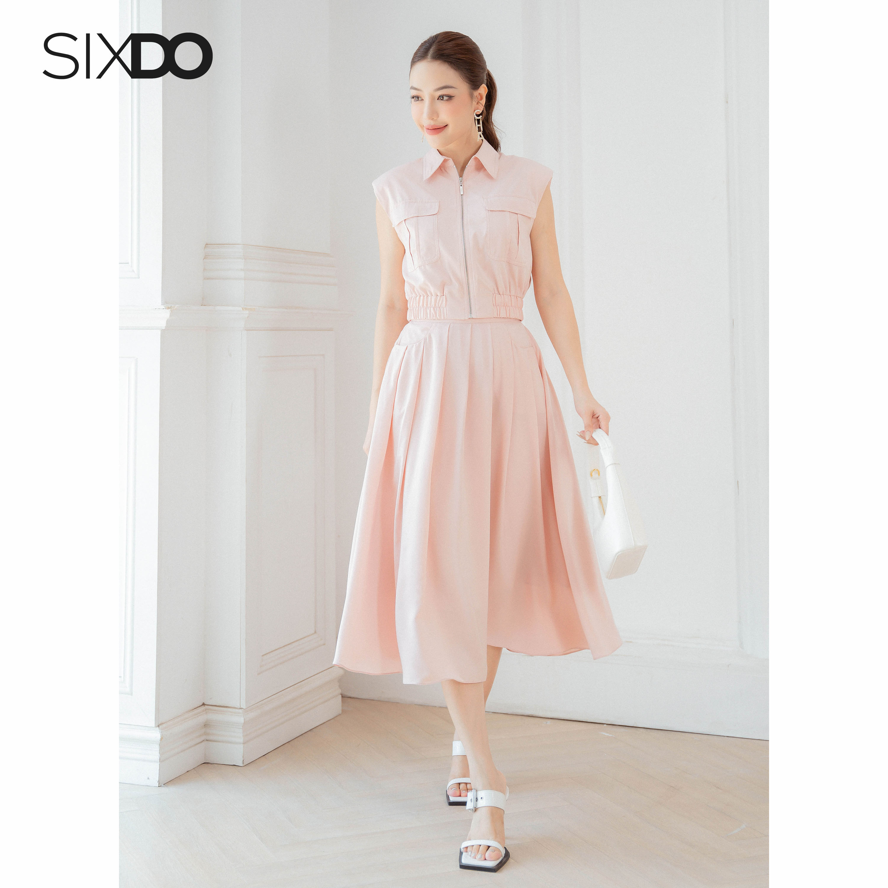 Áo lụa kiểu nữ sát nách bo chun SIXDO (Silk Top)