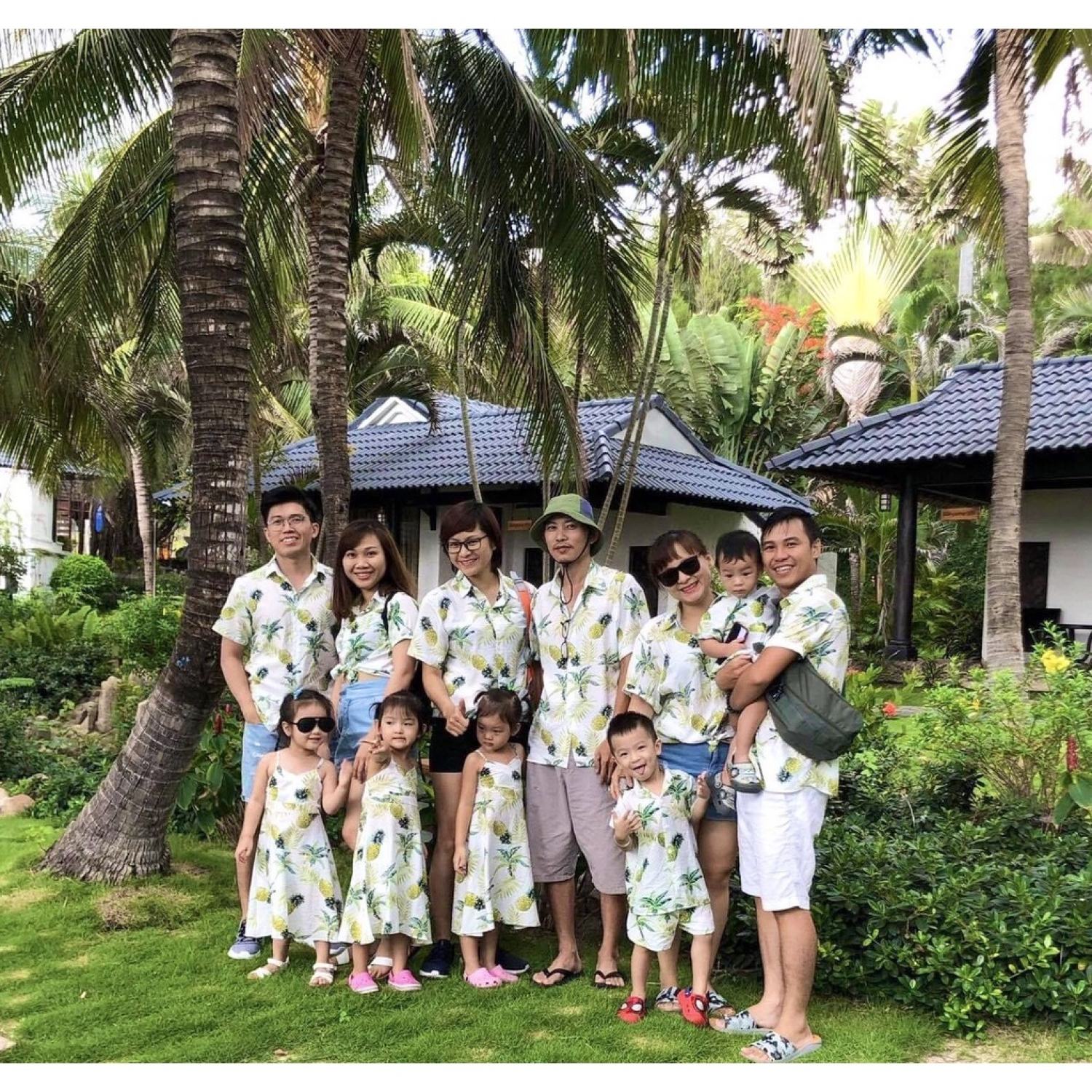 Bộ đồ đi biển gia đình họa tiết