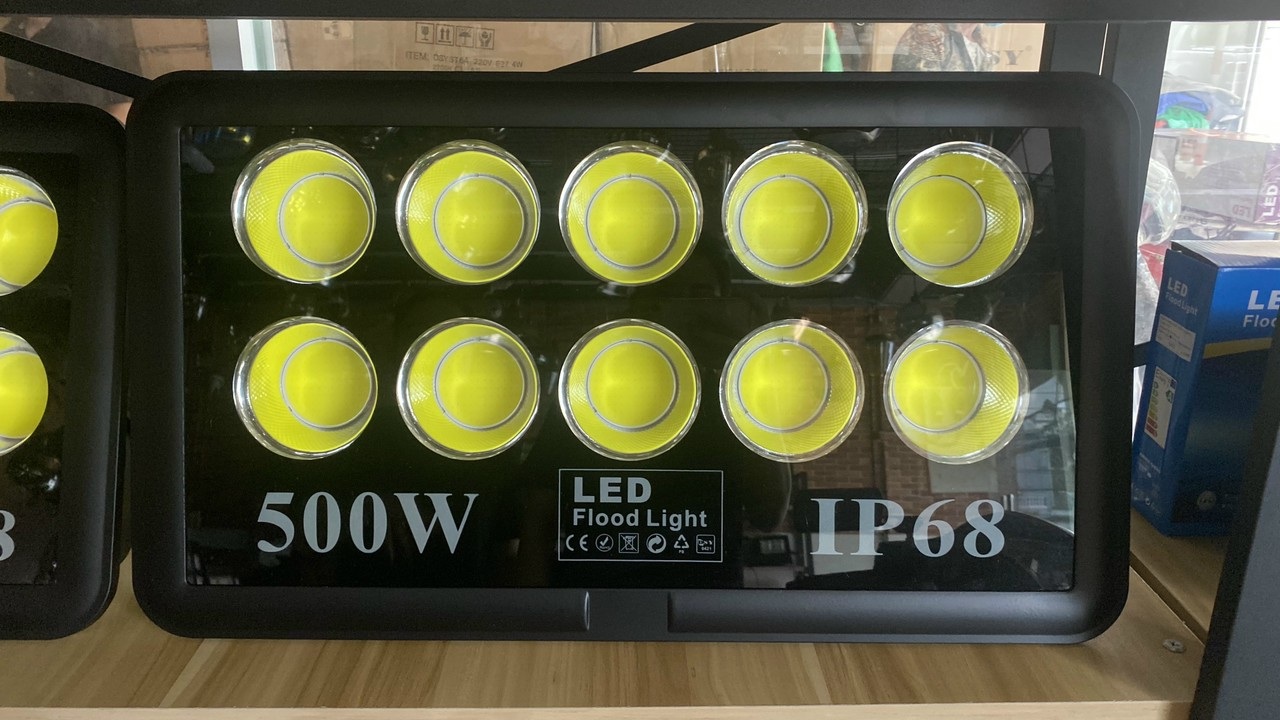 [HCM]Đèn pha chip COB chiếu sáng sân bóng công trình