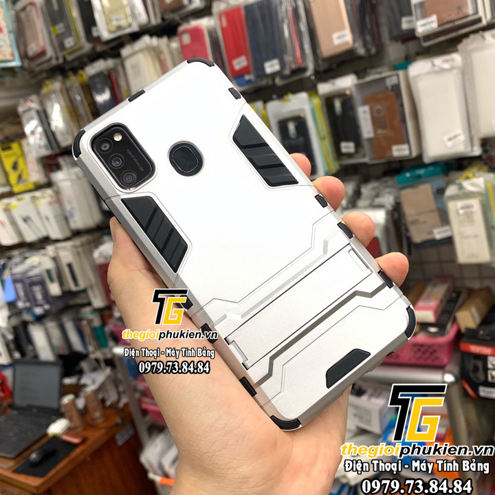 Ốp lưng Iron Man Samsung Galaxy M21 chống sốc, có chân dựng máy