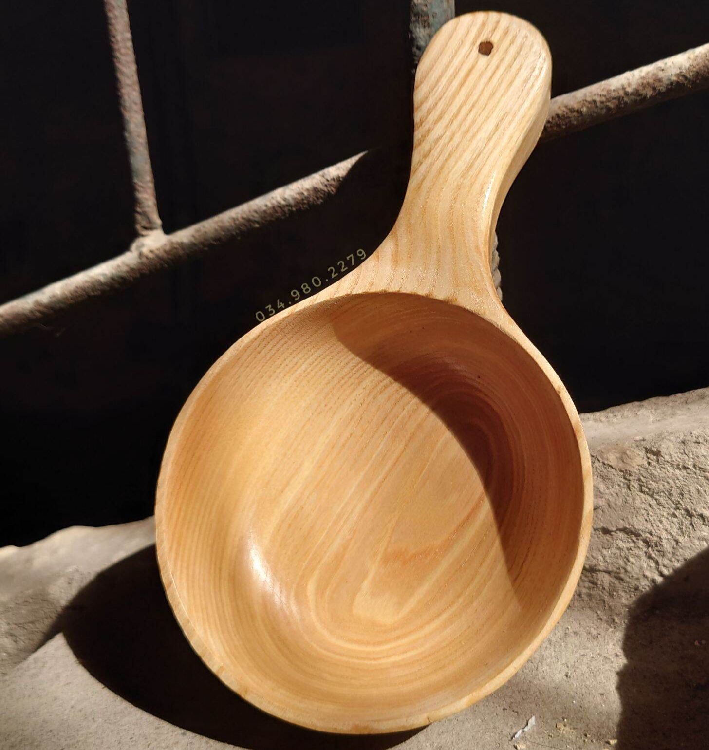 Bát (thố) gỗ có tay cầm - Wooden bowl with handle