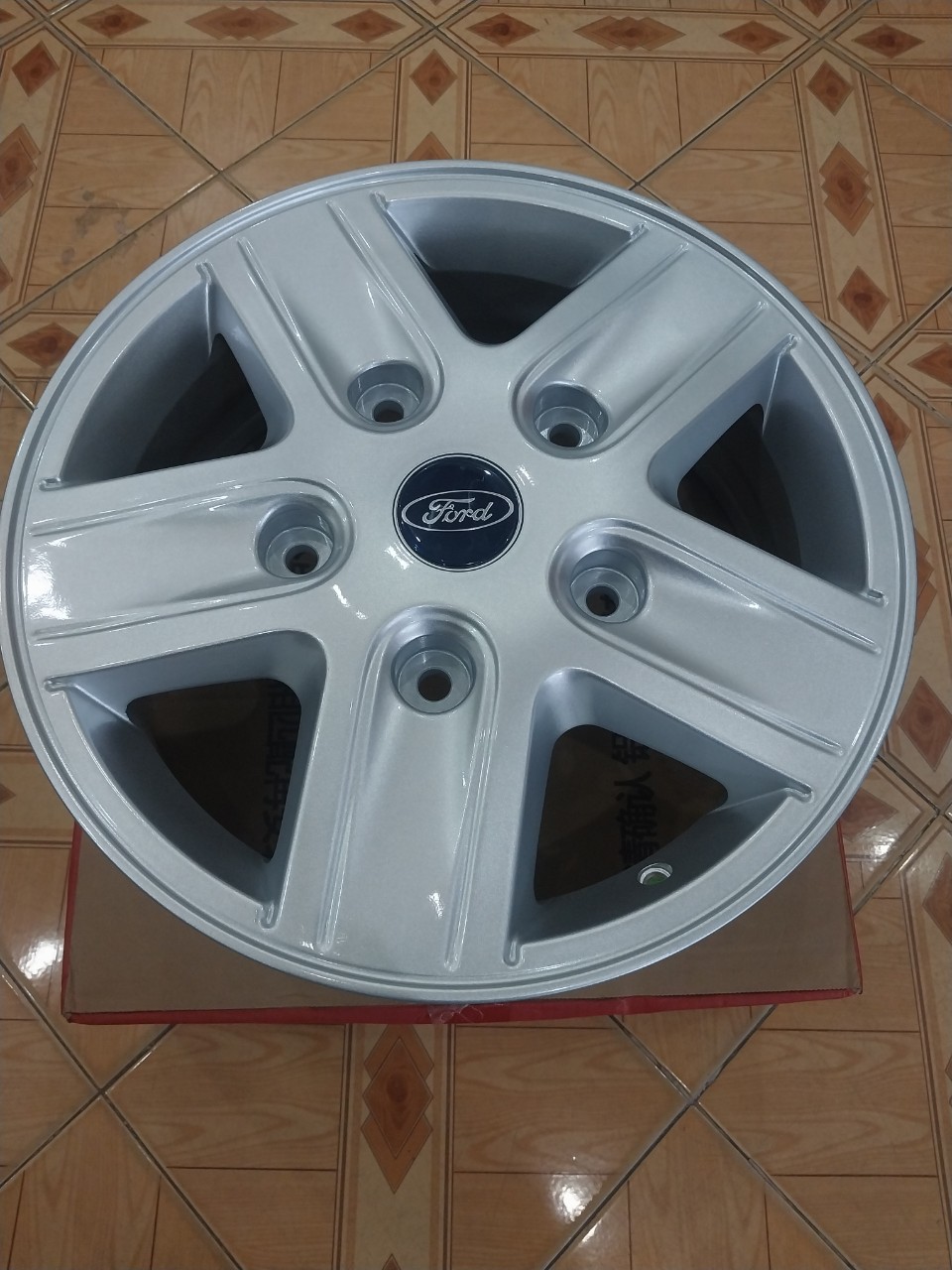 LAZANG ĐÚC, VÀNH XE, MÂM ĐÚC XE FORD TRANSIT