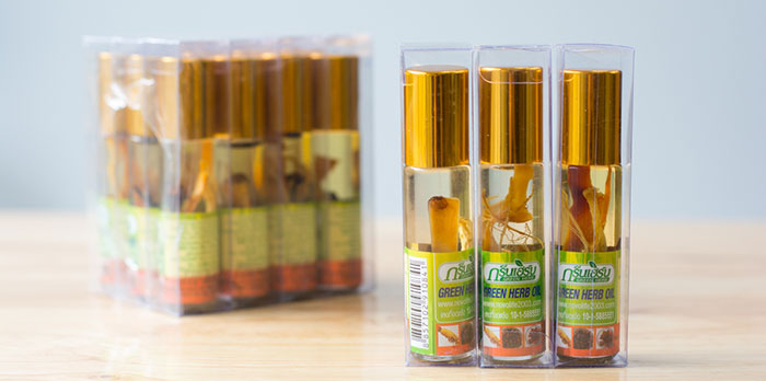 Dầu Lăn Nhân Sâm Green Herb Oil 8ml Thái Lan