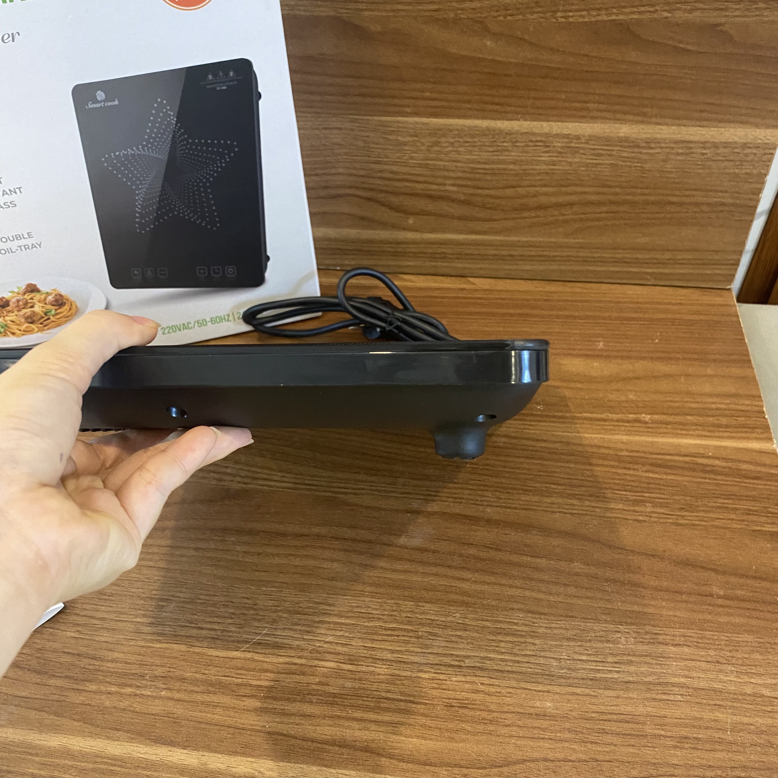 Bếp điện từ Smartcook ICS-3869 (Điện áp 220V - Công suất 2,100W - BH 12 tháng)