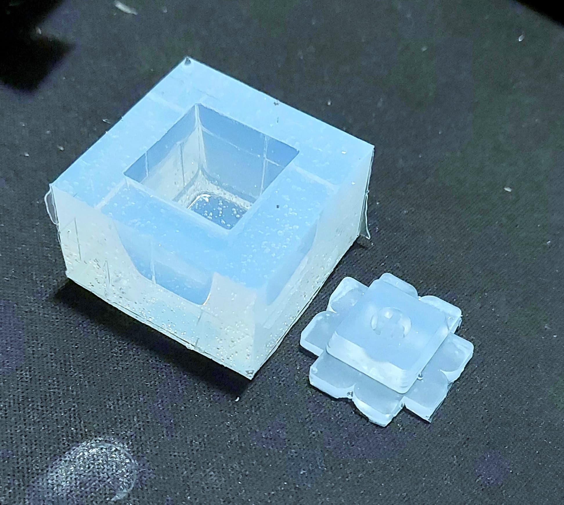Khuôn silicon làm keycap profile SA R1 cực bóng (không cần đánh bóng)