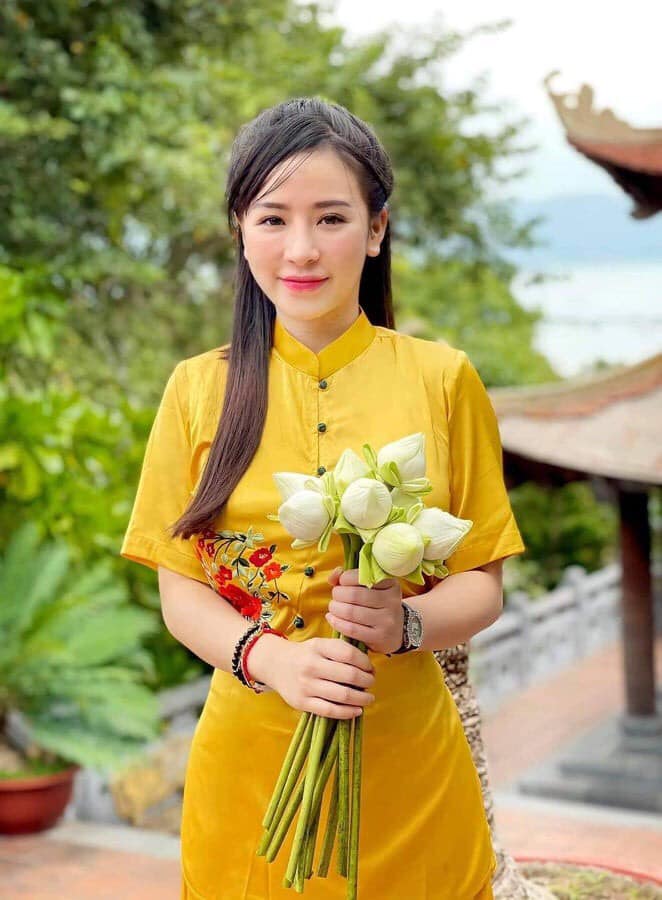 [HCM]PHÁP PHỤC ĐI CHÙA THÊU HOA NỔI BẬT D02