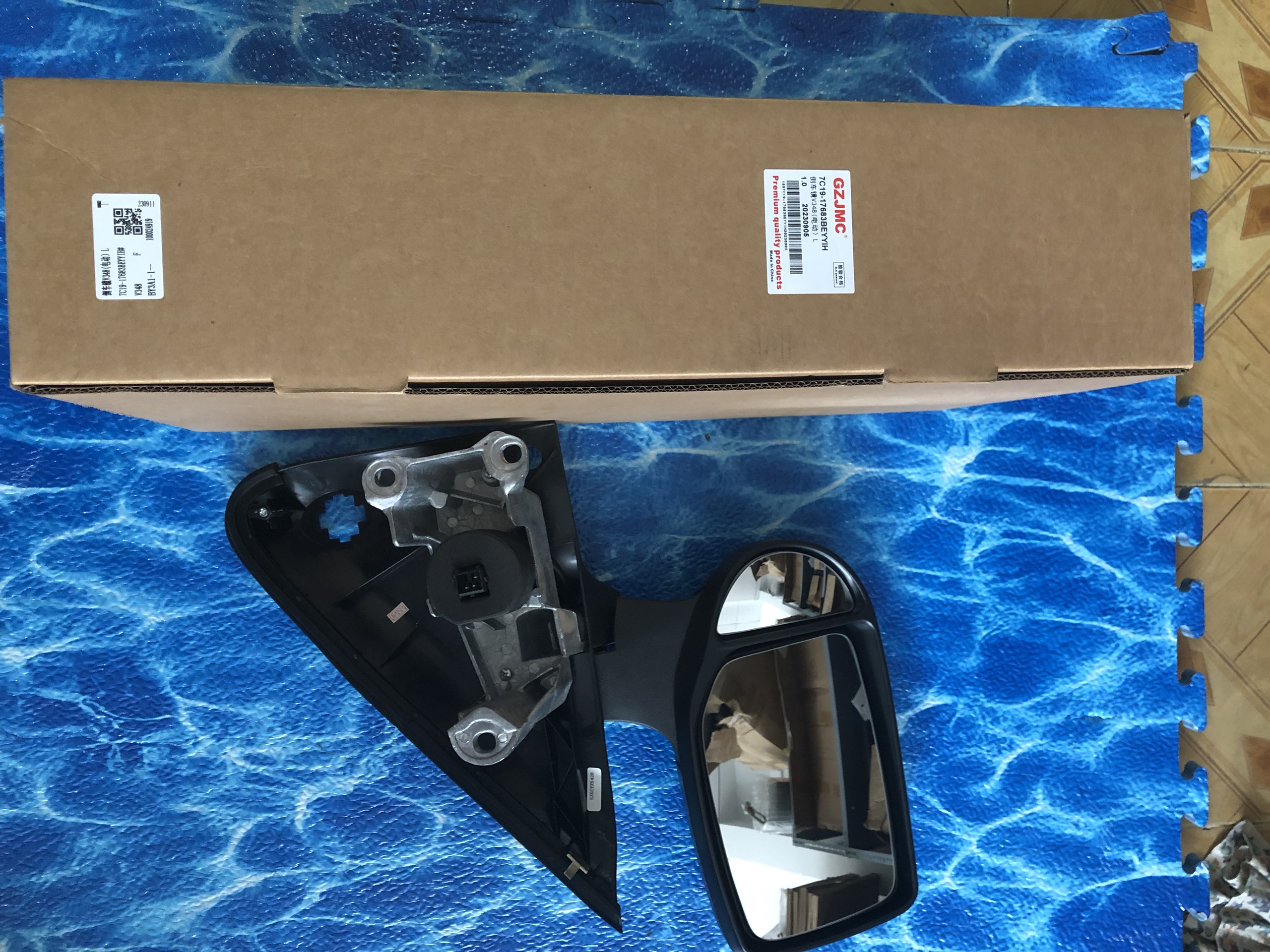 Gương chiếu hậu Ford Transit