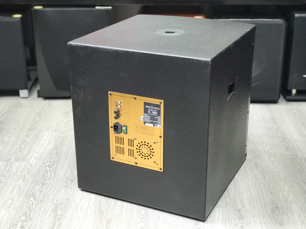 Loa Sub Weeworld S1800