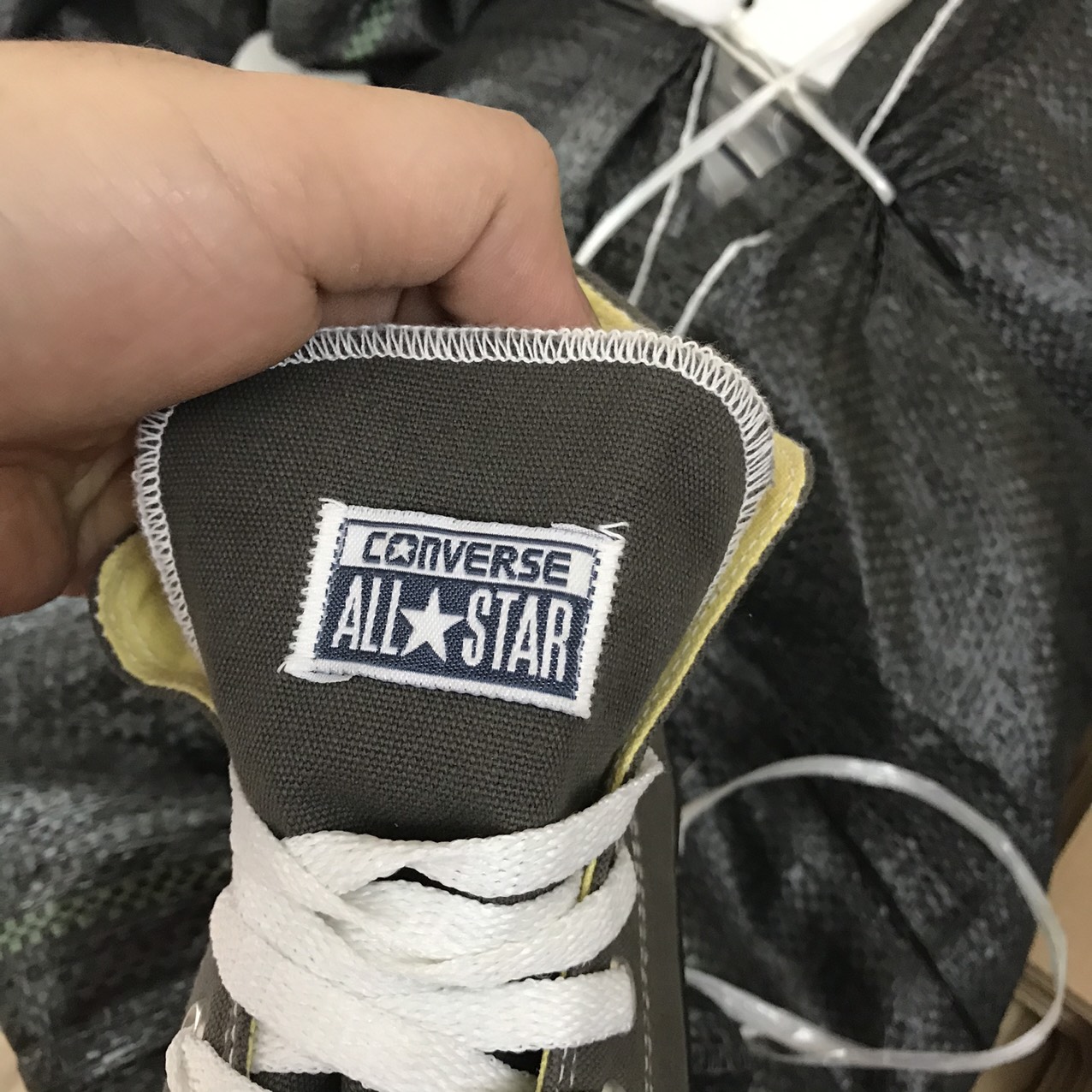 Giày Converse Classic Màu Xám Ghi Cao Cổ (Thanh Lý)