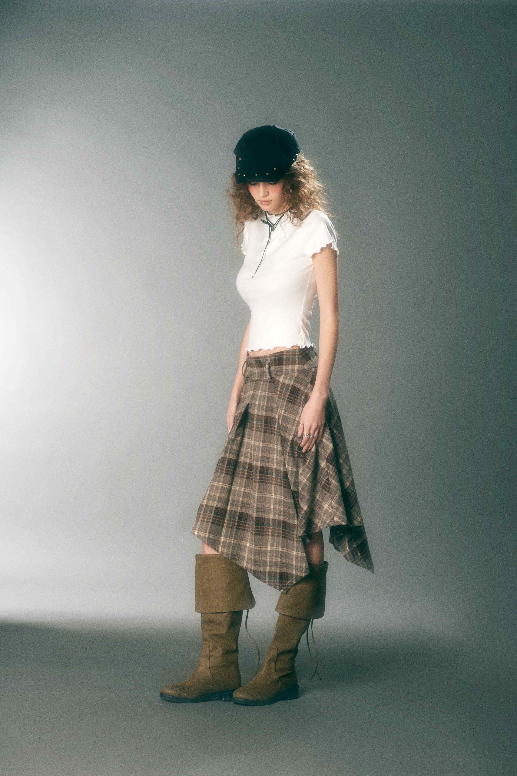 INTO.EIGHT | Chân váy dáng lửng tà bất đối xứng INTO.EIGHT thiết kế (CLOVER SKIRT)
