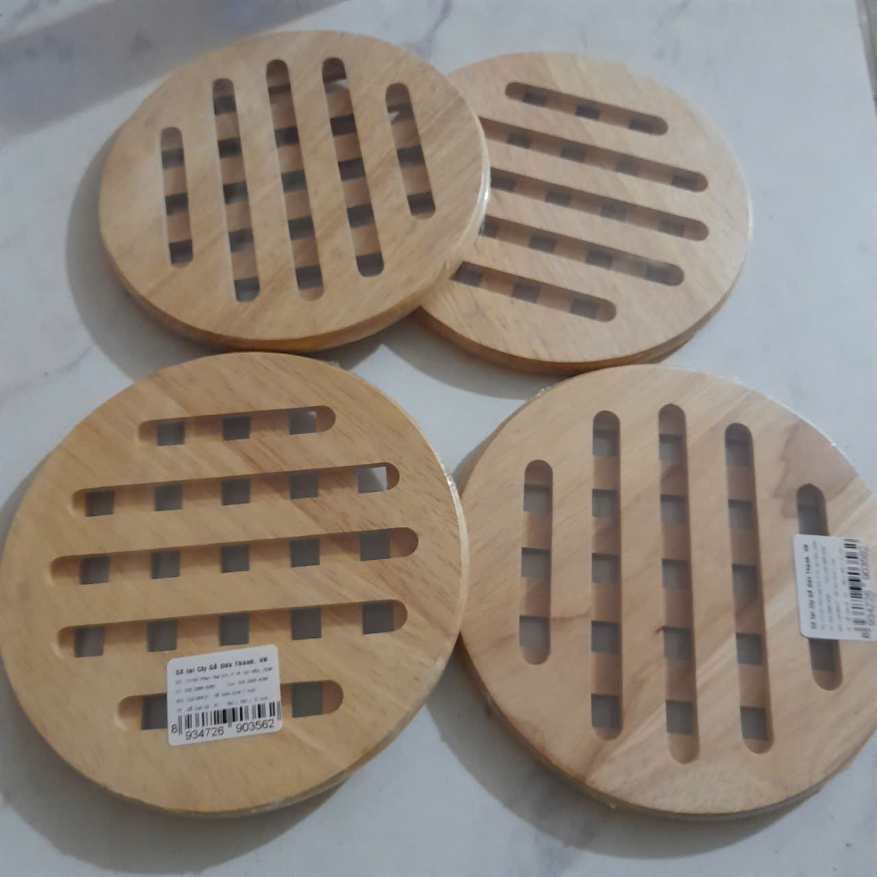 Gia dụng gỗ Đức Thành, sản phẩm đồng giá, chất liệu gỗ cao su tự nhiên