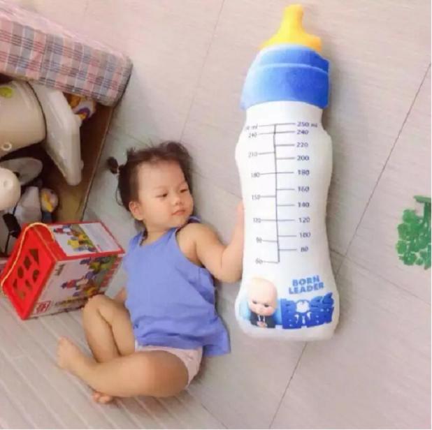 gối ôm bình sữa cho bé kích thước 20cm