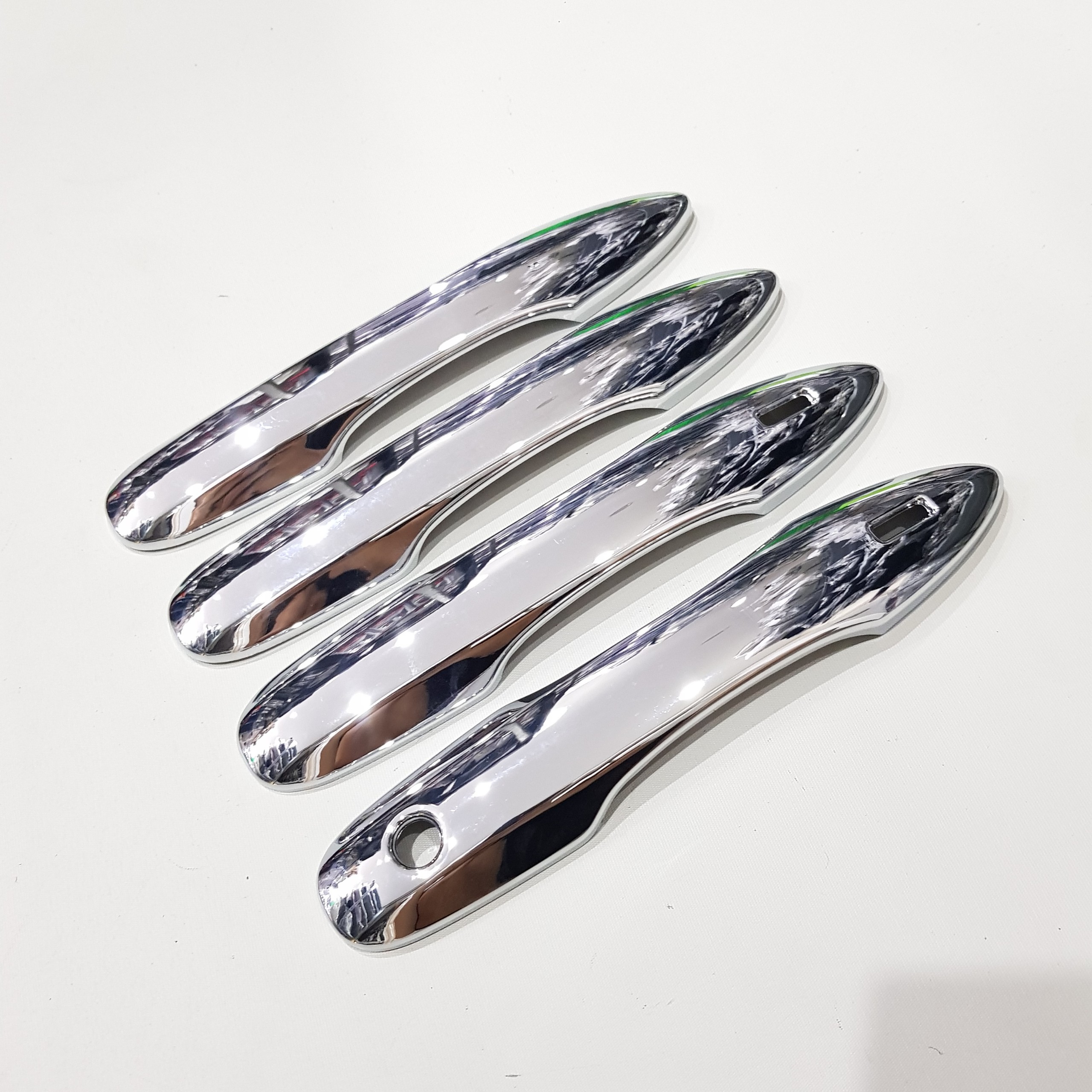 Bộ ốp tay nắm cửa xe Toyota Corolla Cross 2020 mạ Crom