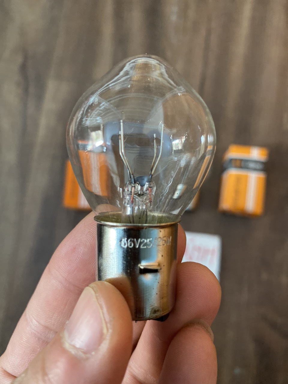 Bóng đèn pha sợi đốt 12V và 48V dùng cho xe điện