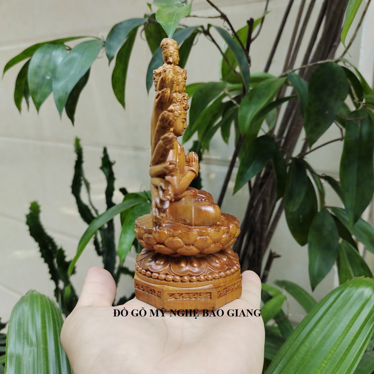 Tượng phật thiên thủ thiên nhãn gỗ bách xanh