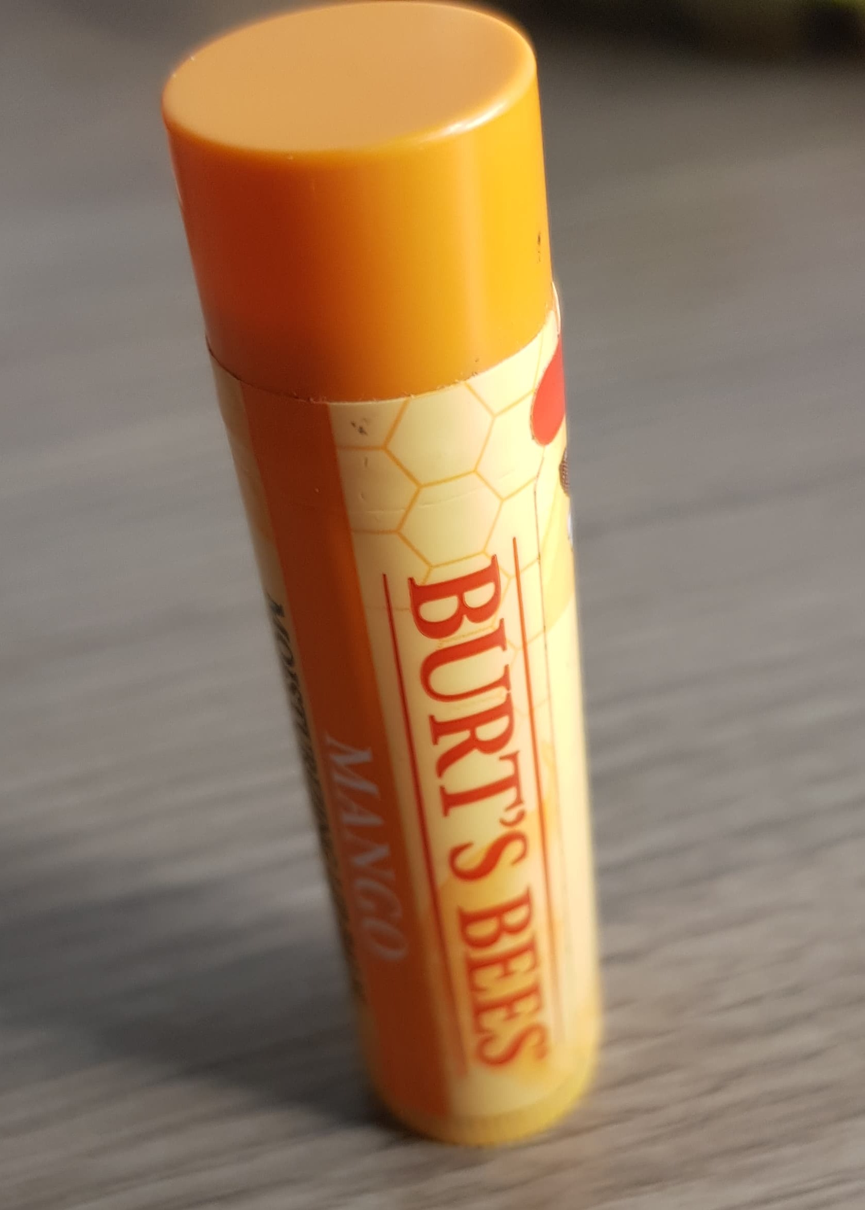Son Dưỡng Môi Burt’s Bees Moisturizing Lip Balm (Mùi Mango)