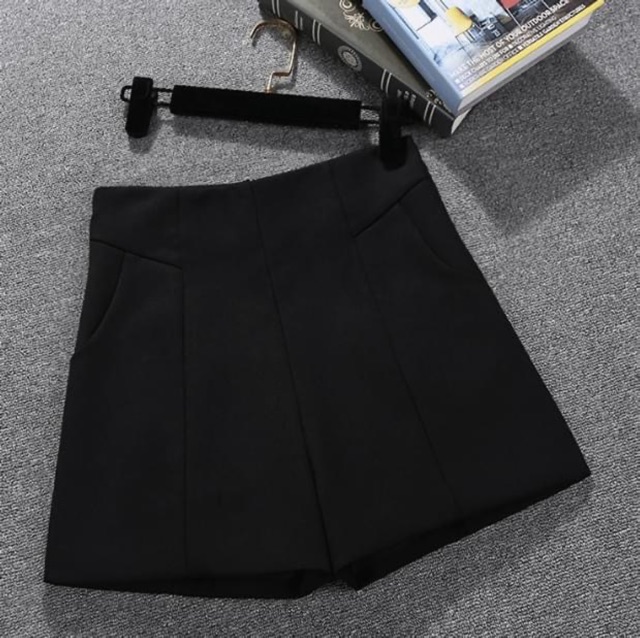 Quần short cạp cao Evelyn kiểu dáng basic siêu xinh