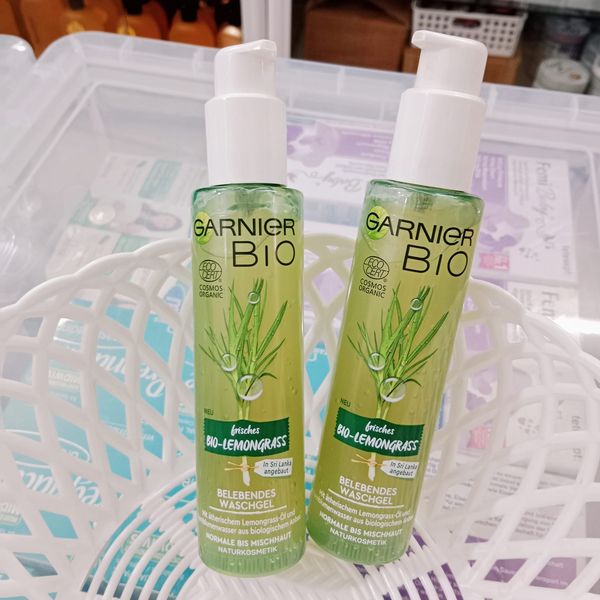 Sữa rửa mặt Garnier Bio của Đức