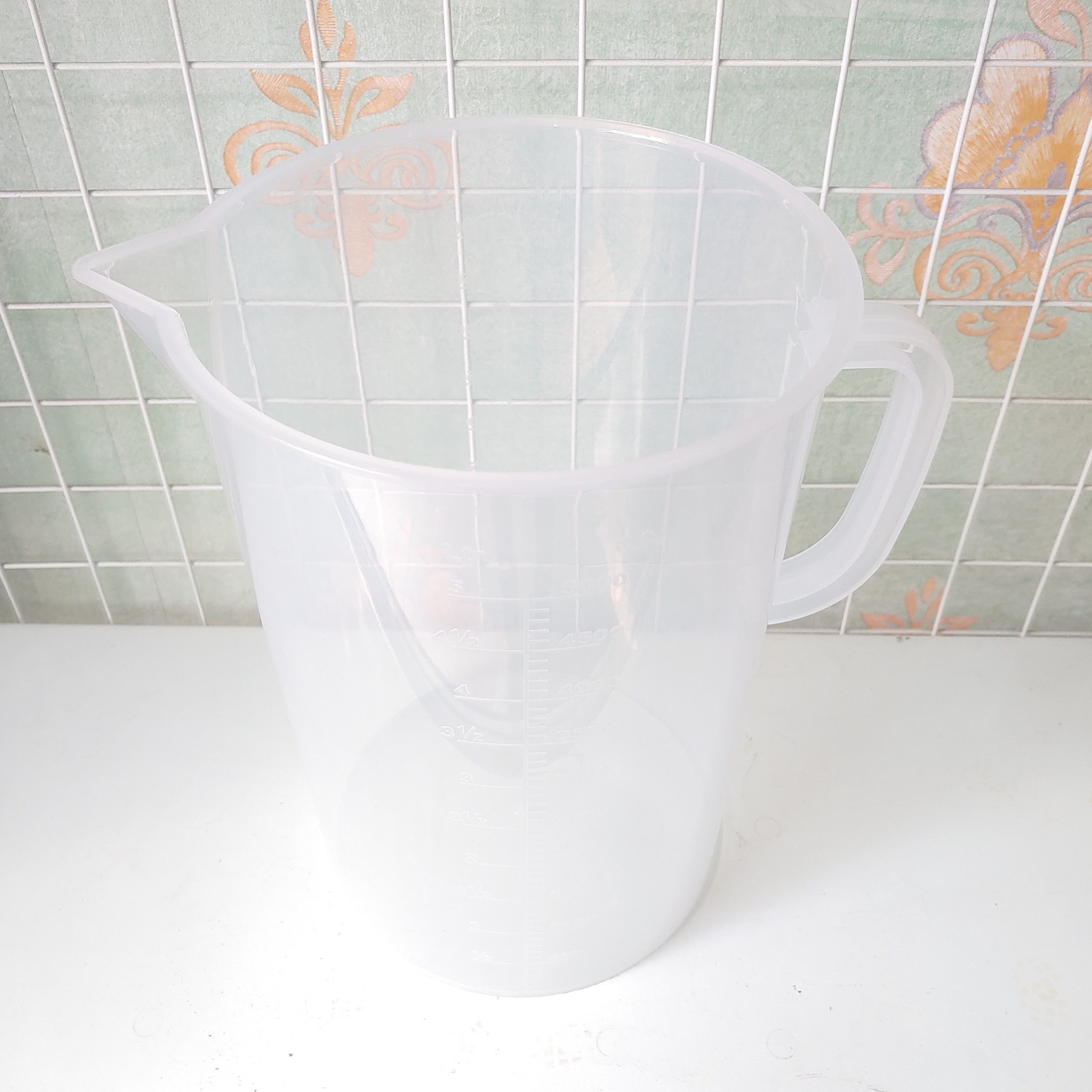 Ca nhựa 5 lít có vạch chia