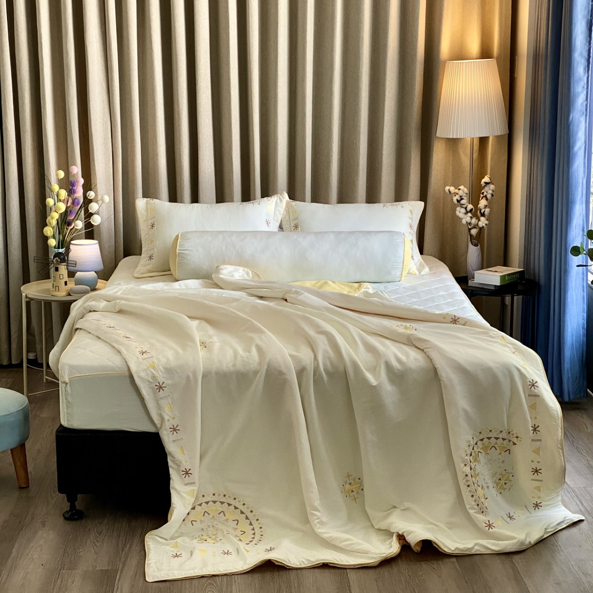 Chăn bốn mùa K-Bedding KMTS 102 MicroTencel Vàng chất liệu thoáng mát nhập khẩu Hàn Quốc Everon Blanket Duvet