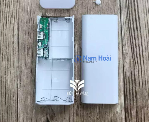 [HCM]Box sạc dự phòng 5 cell (Đèn pin siêu sáng)