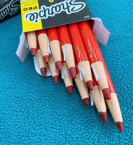 CHÌ ĐÁ SHARPIE VẼ CHÂN MÀY, TRANG ĐIỂM