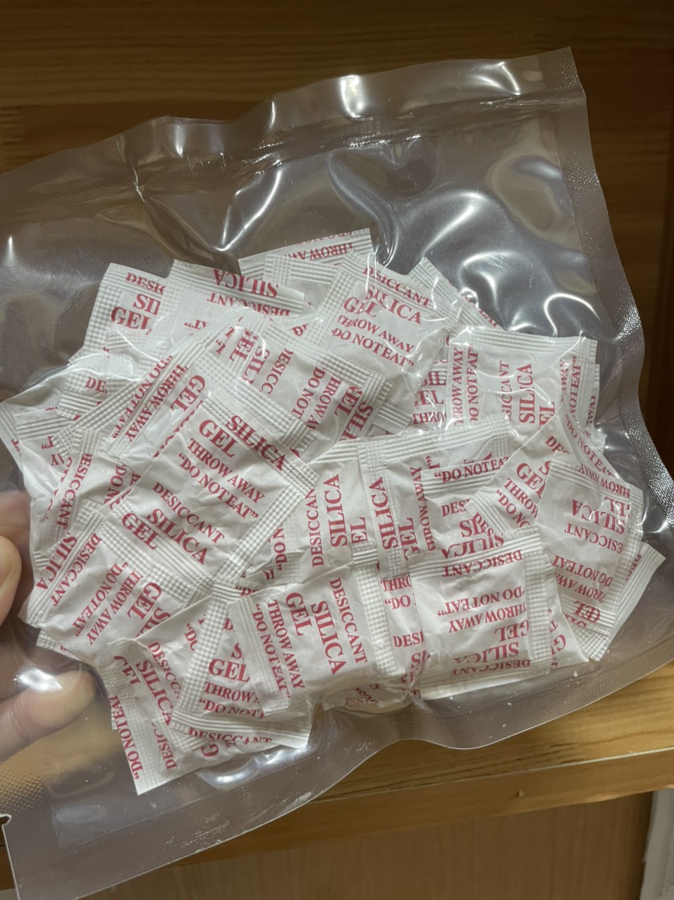 Gói hút ẩm 1gr đỏ(Túi 100gram)