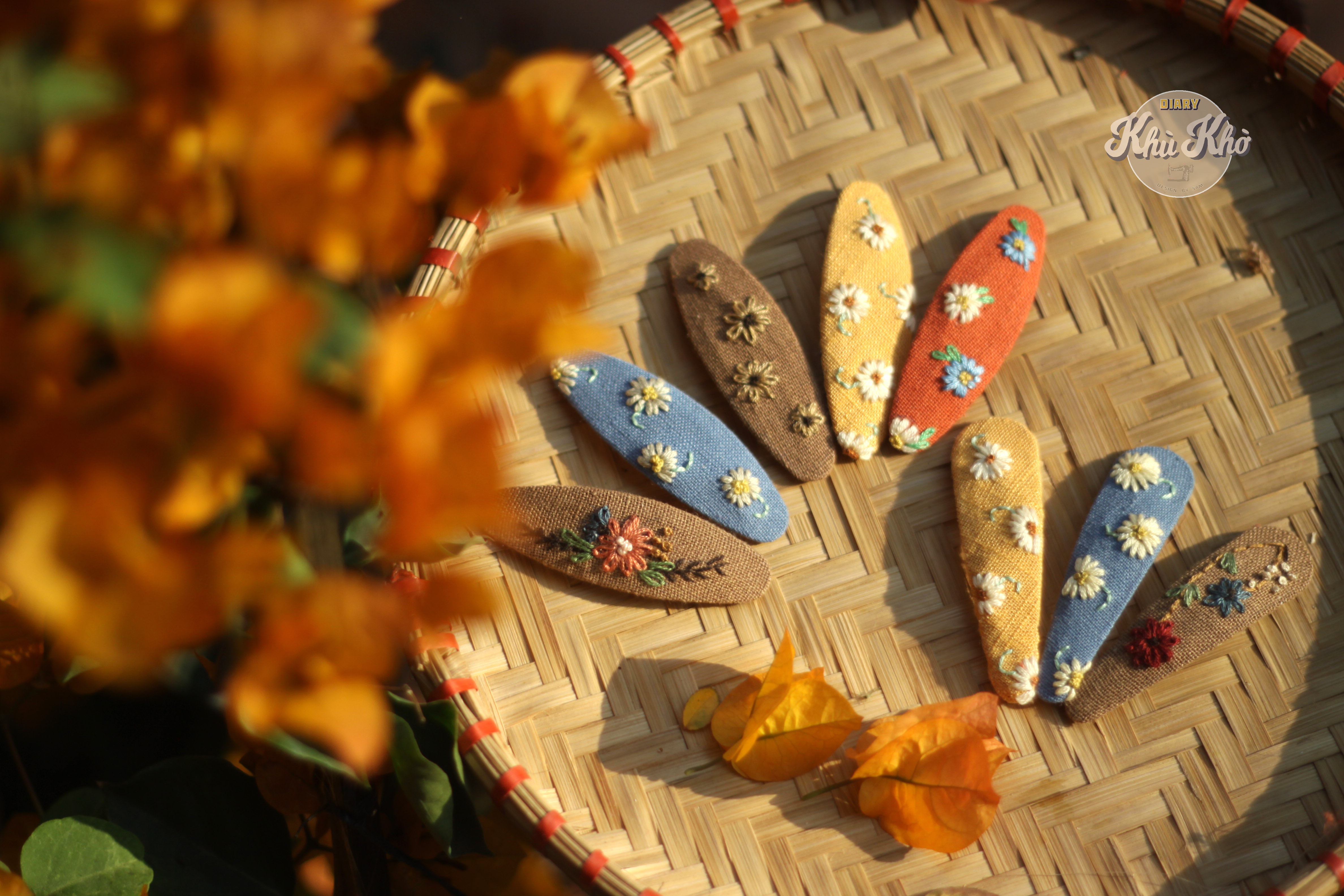 SET 2 KẸP TÓC HANDMADE THÊU TAY chat để chọn mẫu