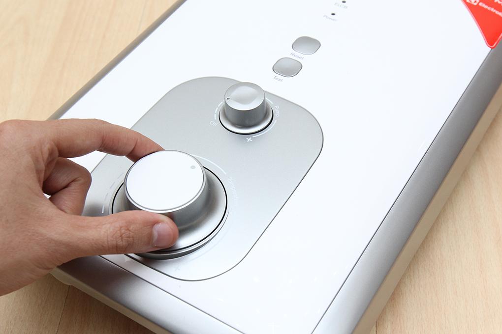 [HCM]Máy nước nóng trực tiếp Electrolux EWE351BA-DW