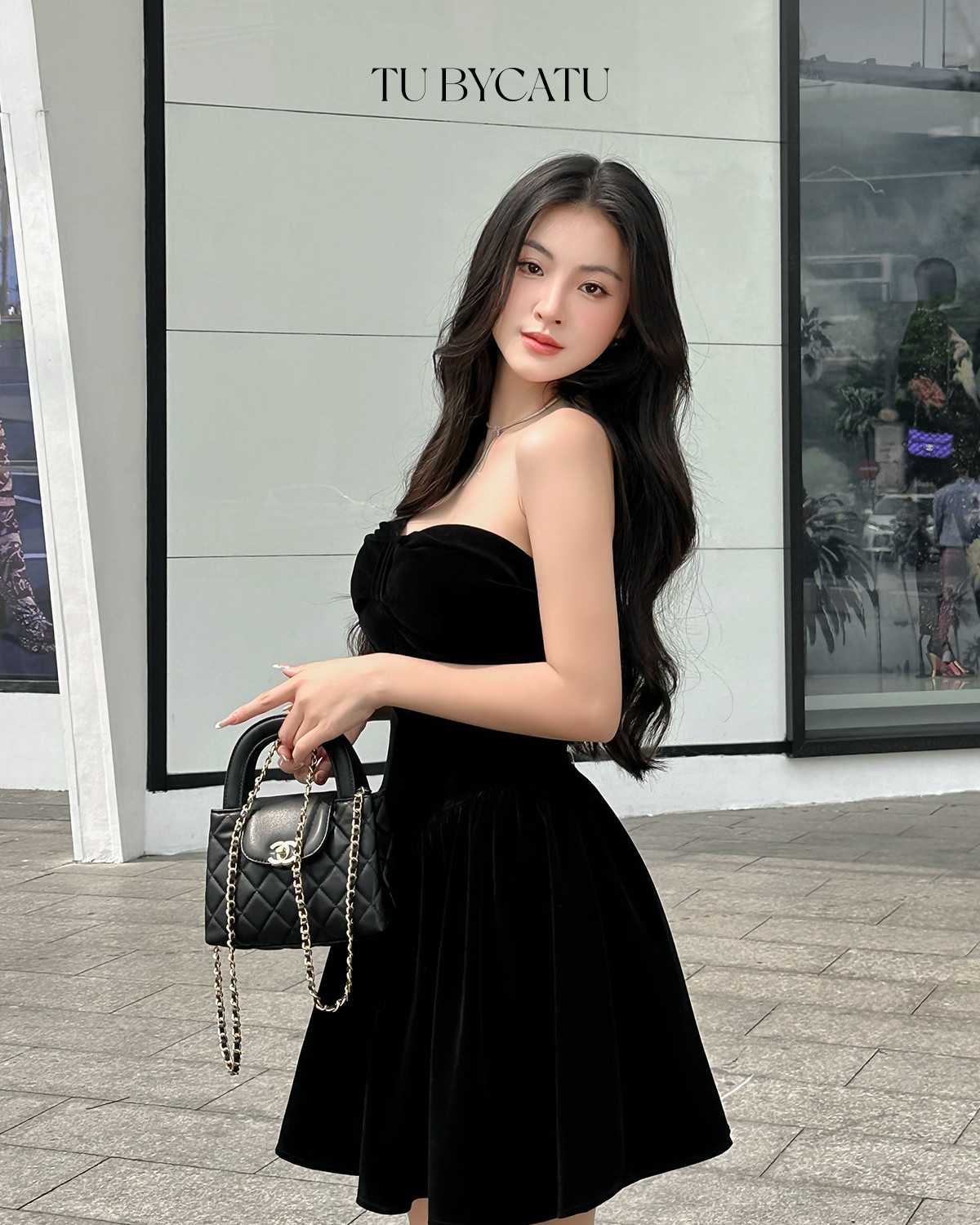 TUBYCATU | Đầm nhung đen cúp ngực