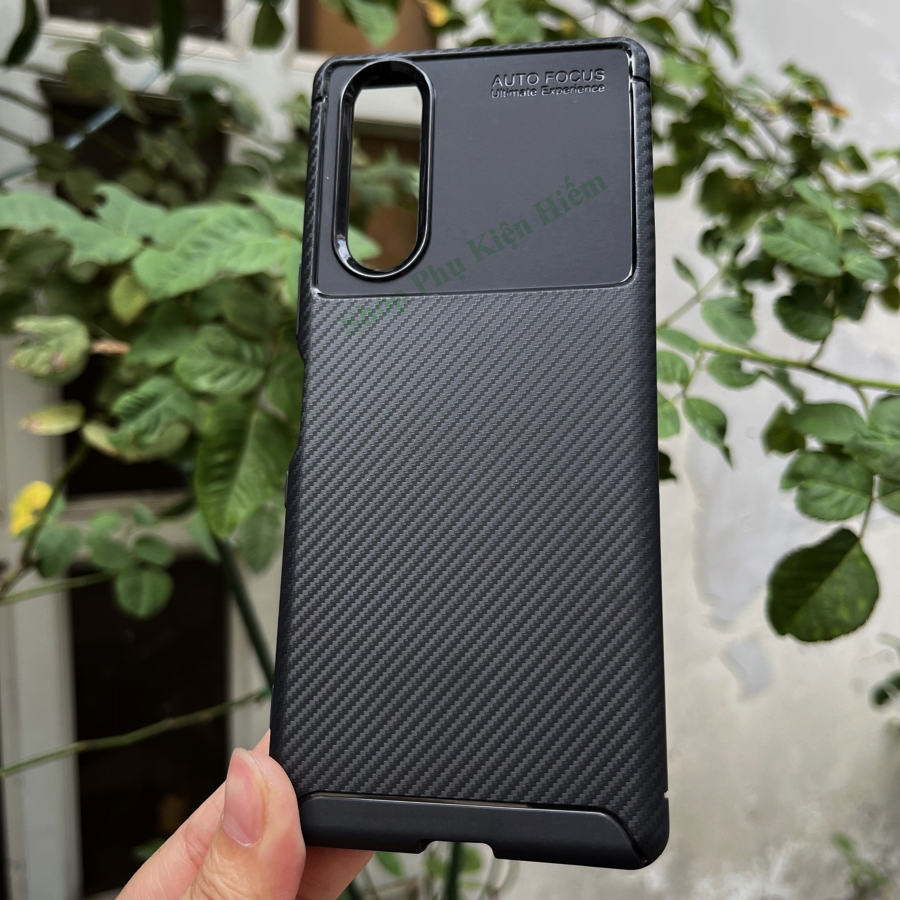 Ốp lưng Xperia 5 auto focus vân carbon