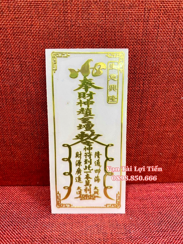 Linh phù dán buôn may bán đắt