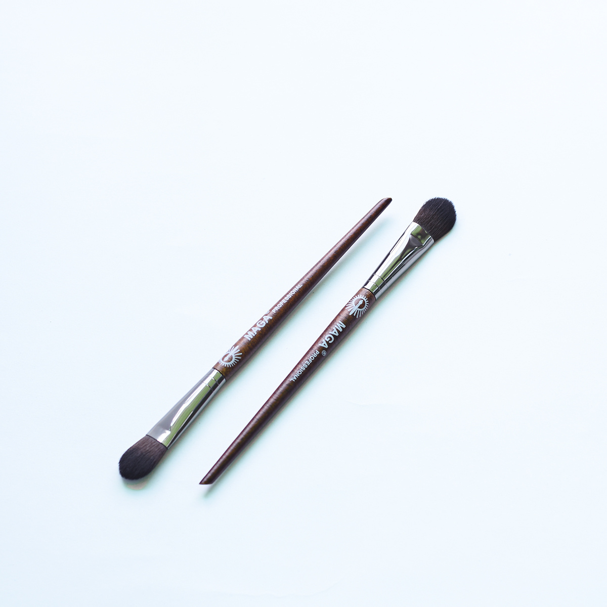 [HCM]Cọ Phủ Phấn Mũi Hoặc Highlight MAGA PRECISION HIGHLIGHTER BRUSH 25