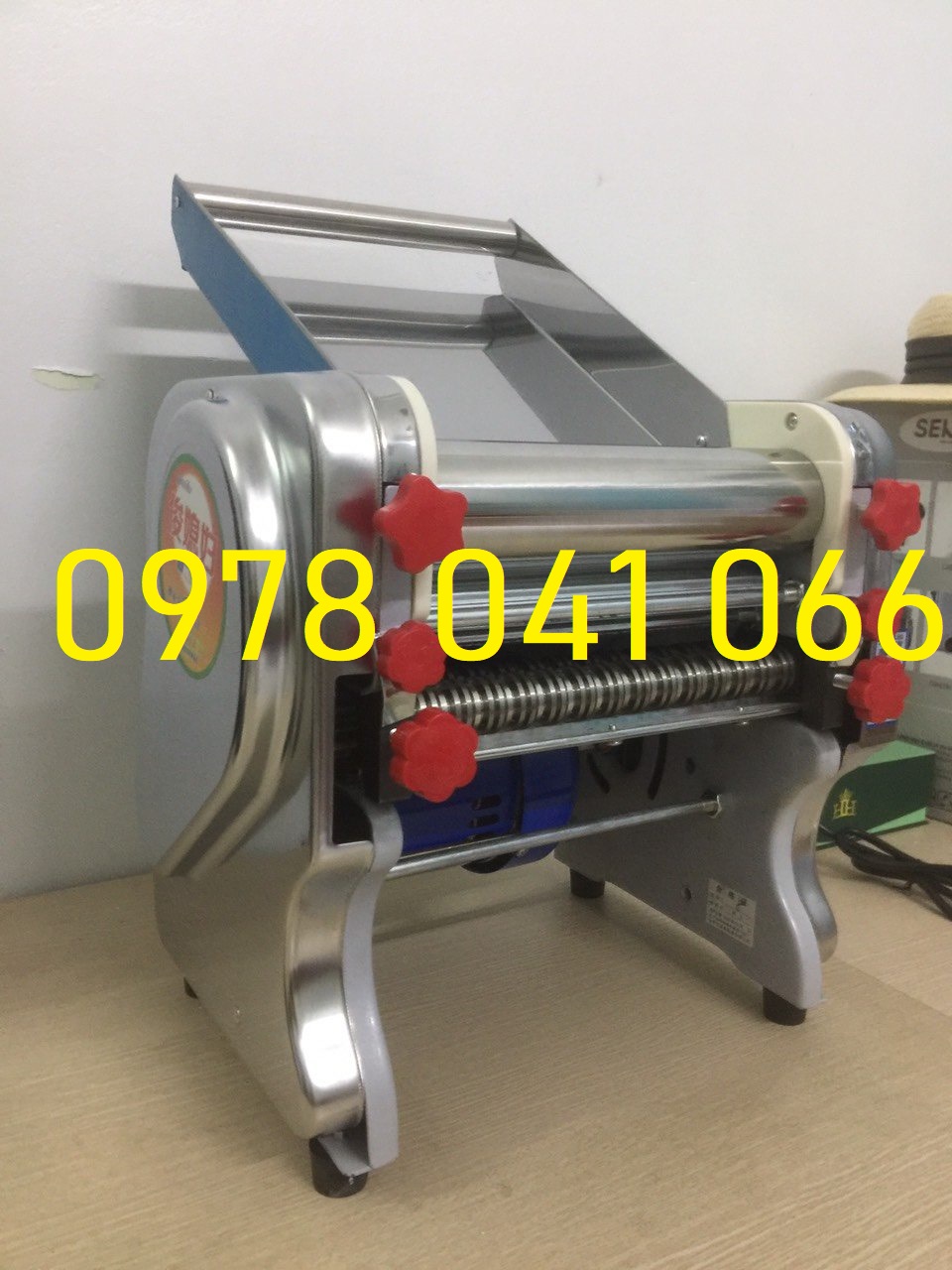 MÁY CÁN MÌ / máy cán bột FKM 240