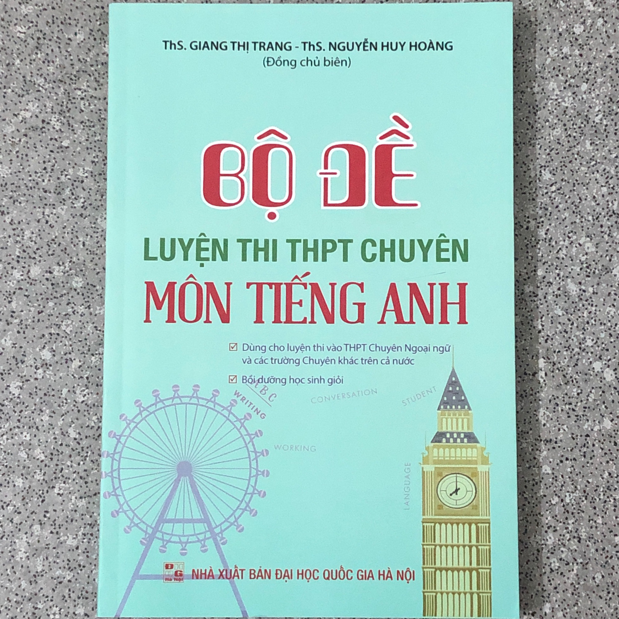 Bộ đề luyện thi THPT chuyên môn Tiếng Anh