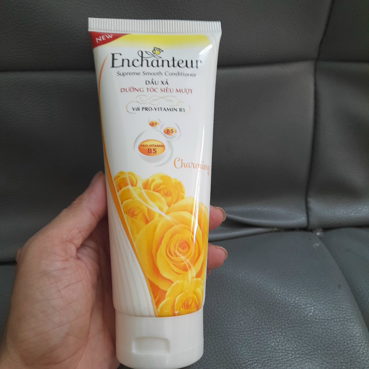 Dầu Xả Enchanteur 125g (2 màu Tím/Vàng)