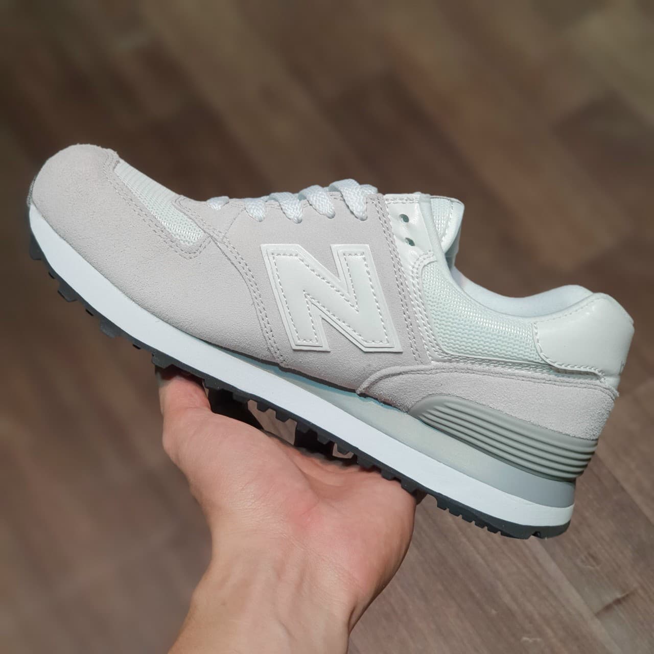 Giày thể thao NB 574 xám đế đen