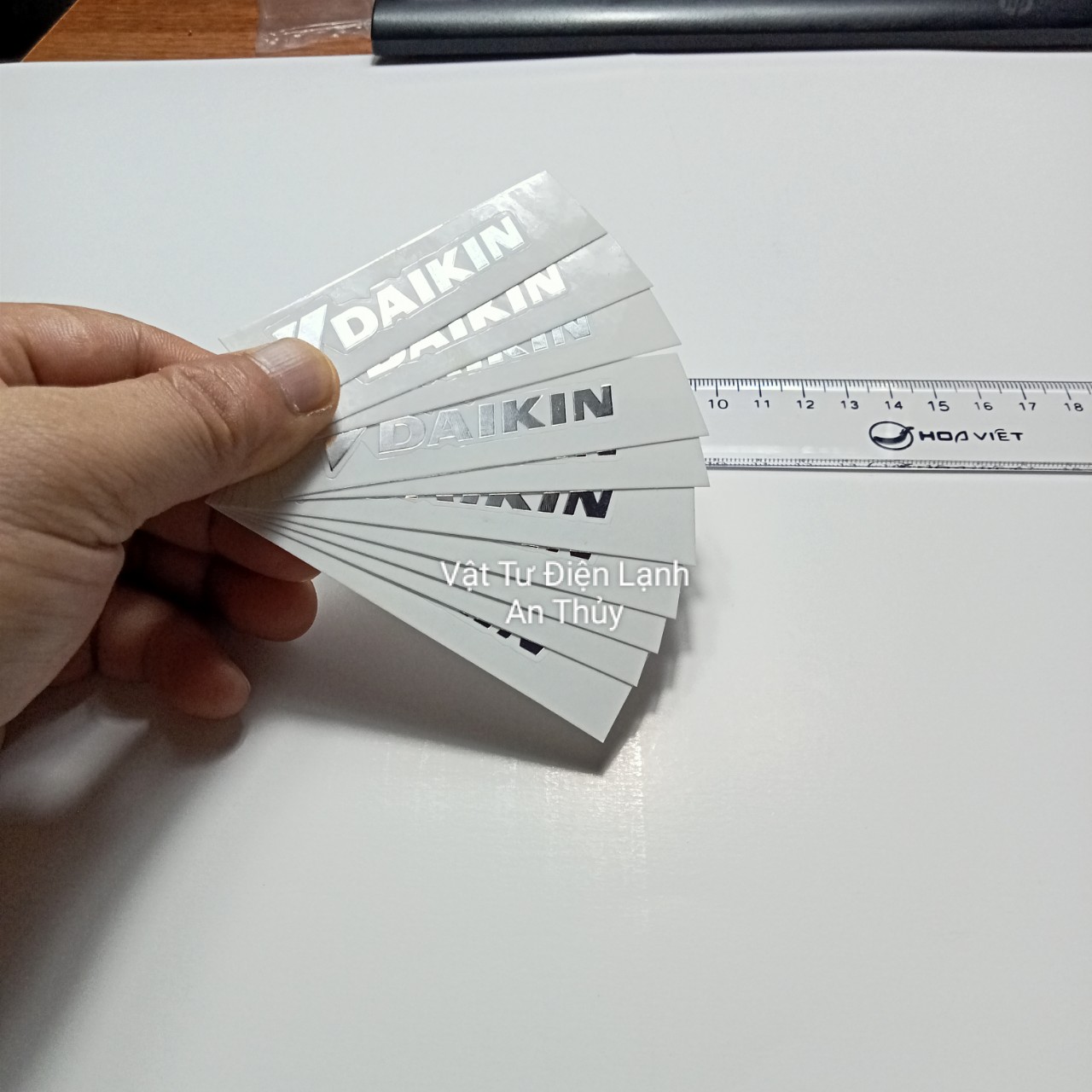 Combo 10 tem dán mặt máy lạnh DAIKIN chữ bạc