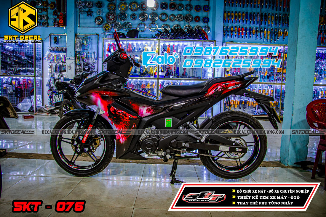 tem trùm xe exciter 155 đen đỏ sói đêm