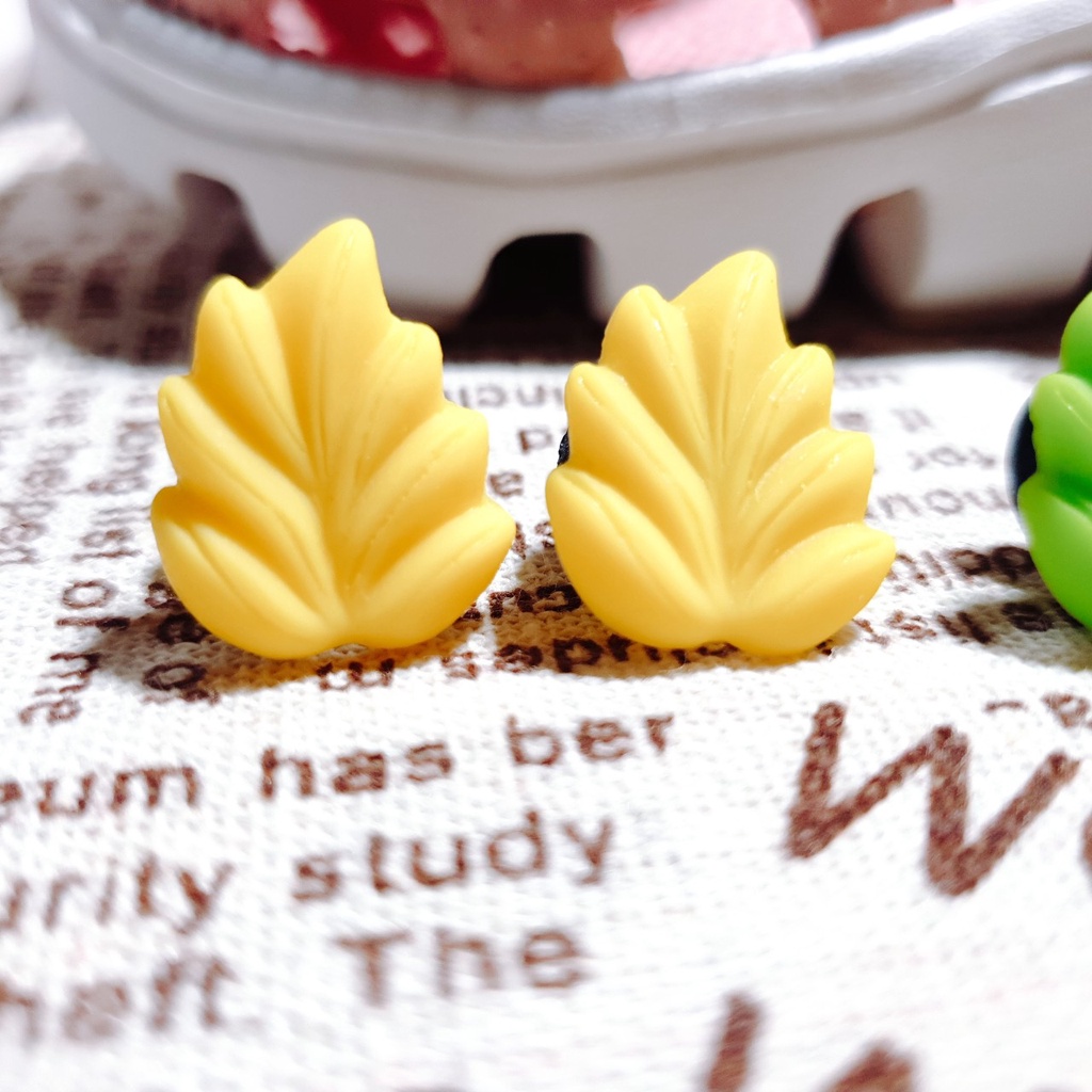 Sticker 3D đá cứng Lá xanh - Nút gắn dép cá sấu