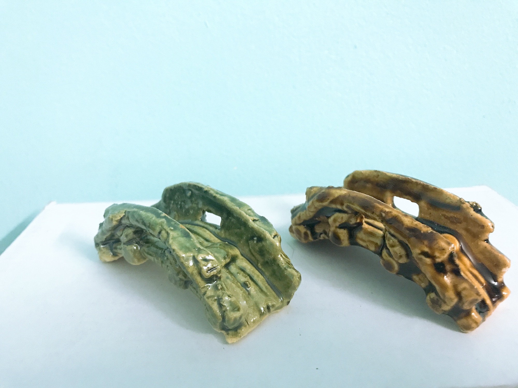 Cầu trang trí bằng gốm sứ 3x7cm