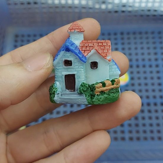 Phụ kiện trang trí tiểu cảnh: Mẫu nhà màu
