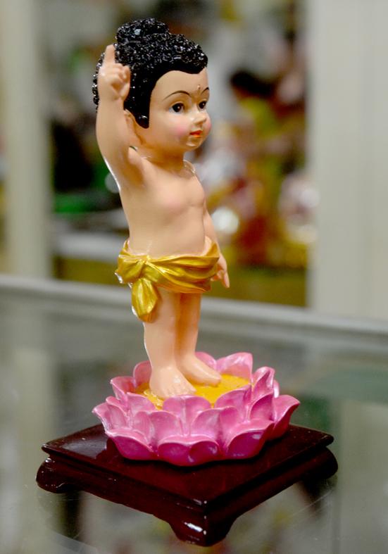 [HCM]Tượng Đức Phật Đản Sanh vẽ màu cao 13cm.