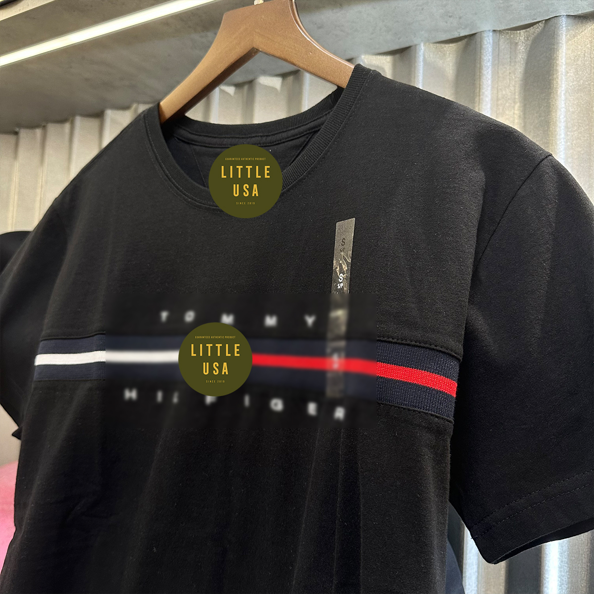 Áo thun nam nữ Tôm mì Essential Flag Logo T-Shirt Hàng Chính Hãng