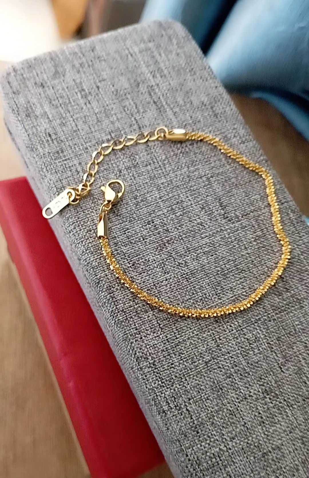 LẮC TAY TITAN BÍNH XOẮN