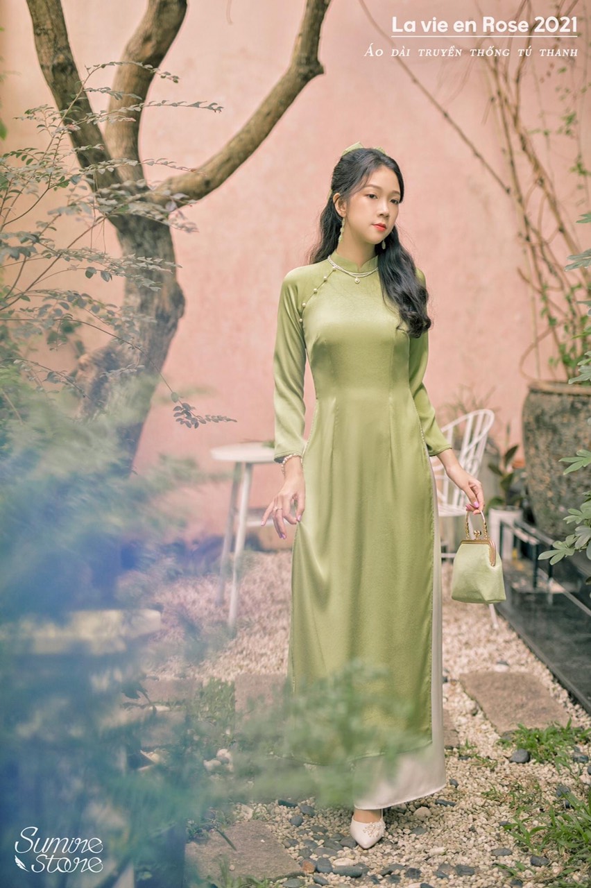Áo dài tuyền thống trơn lụa thiết kế