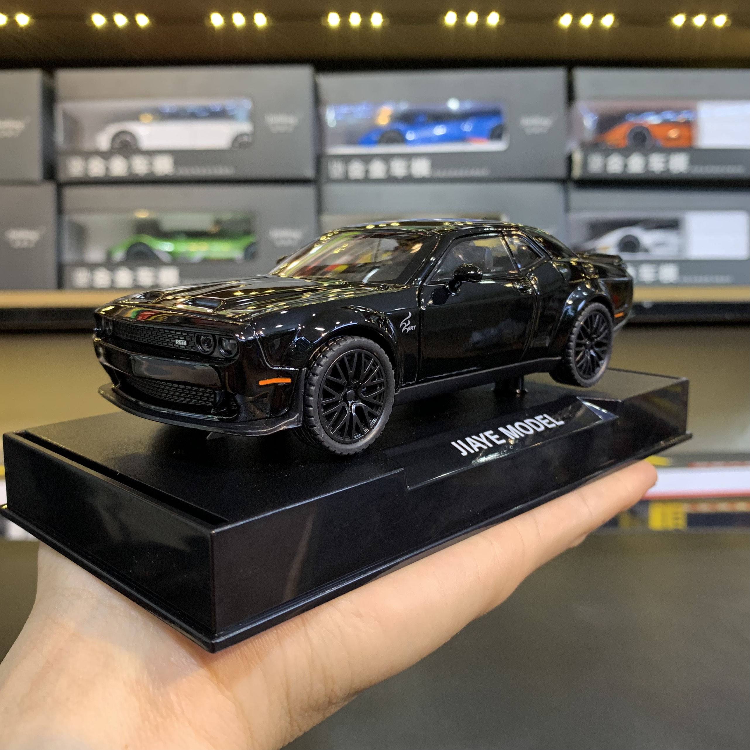 Mô hình xe Dodge Challenger SRT Hellcat 2023 tỉ lệ 1:32 Double Horses