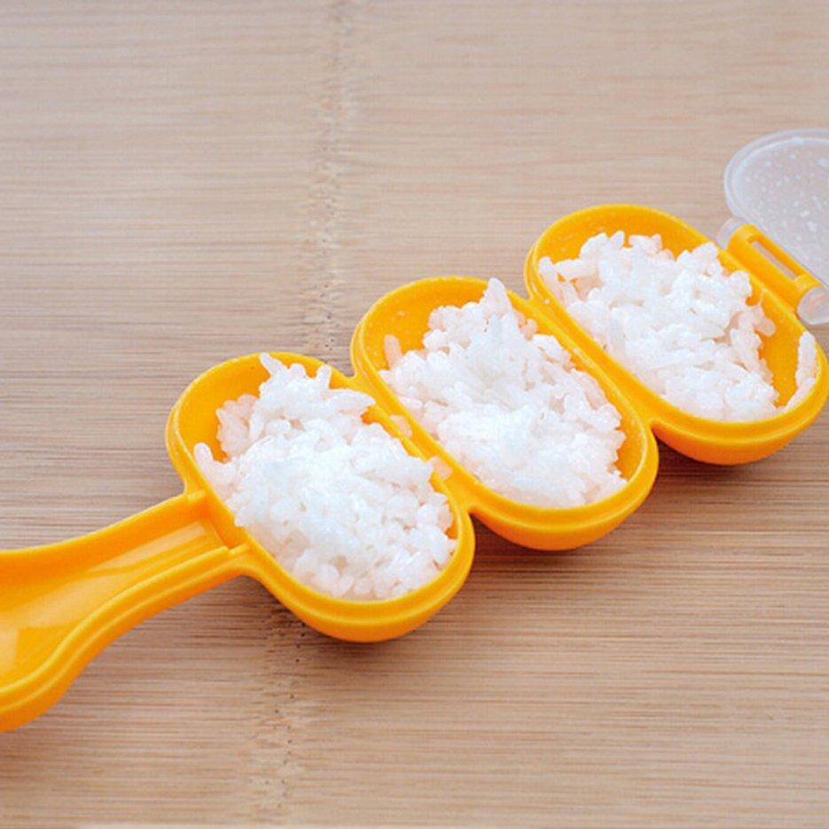 Khuôn lắc cơm bento tạo hình tròn kèm thìa
