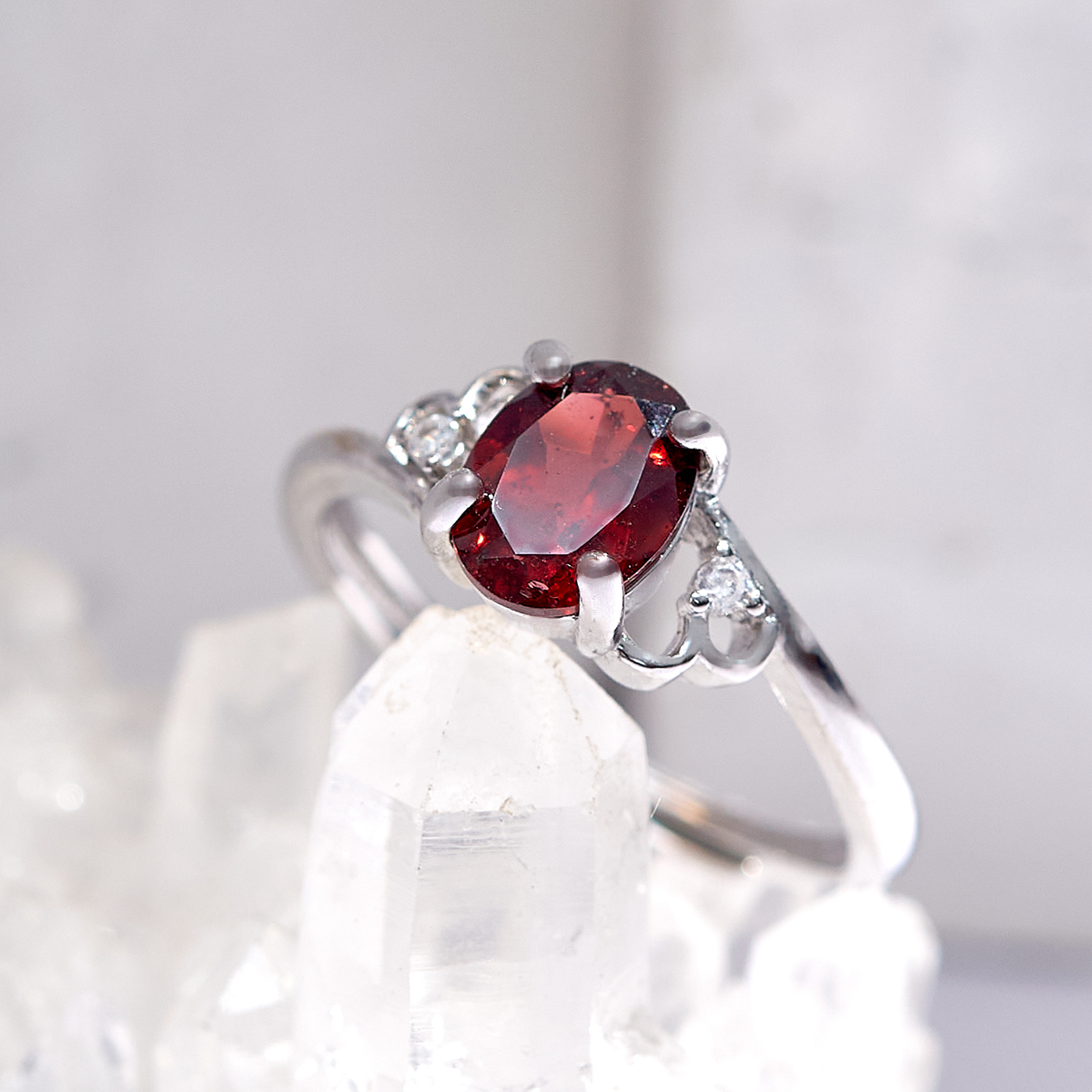 Nhẫn Nữ Đá Garnet Thiên Nhiên Bạc 925