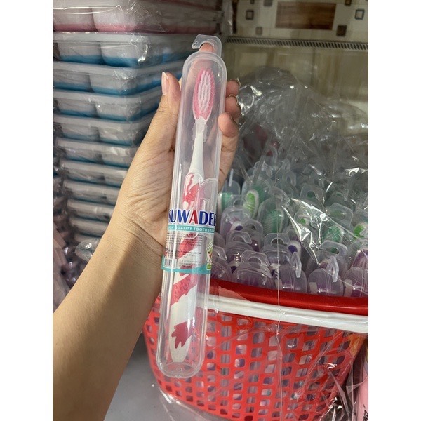 Bàn chải đánh răng SUWADEE có hộp móc treo